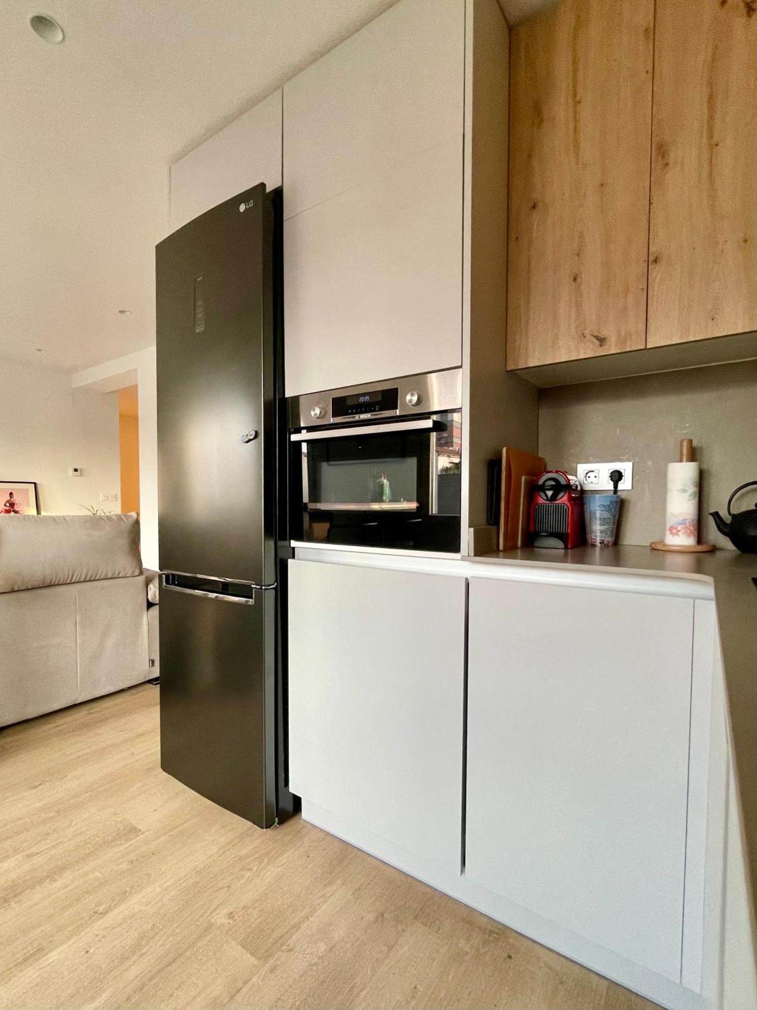Piso De 2 Habitaciones En Centro, Zona Muy Tranquila Con Playa A 2 Min Andando Gijón Exterior foto