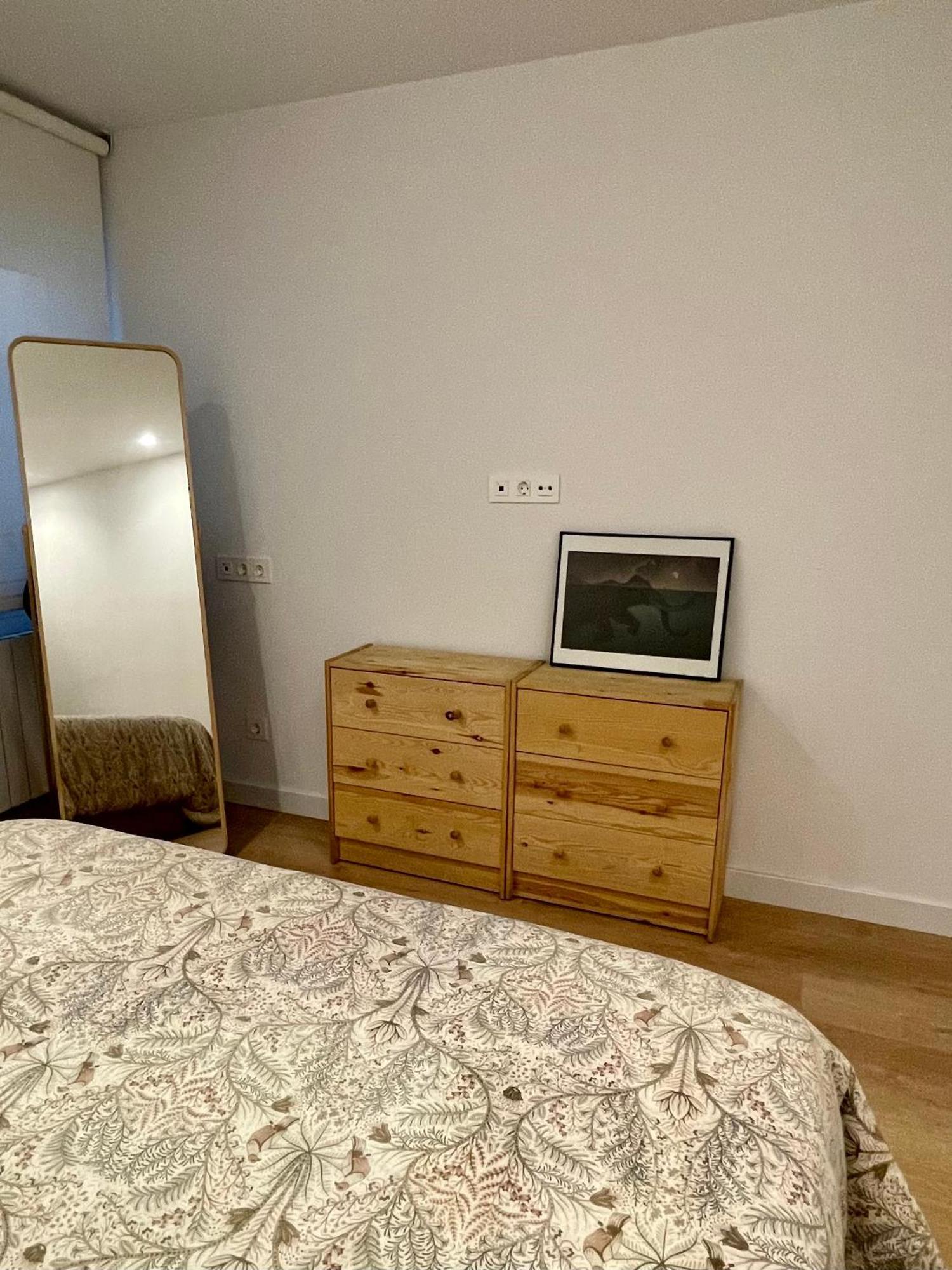 Piso De 2 Habitaciones En Centro, Zona Muy Tranquila Con Playa A 2 Min Andando Gijón Exterior foto